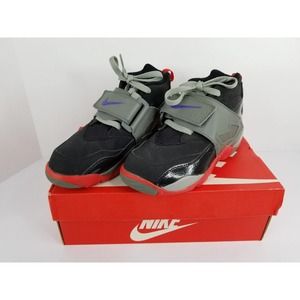 2013 Nike Kid's Air Diamond Turf 2 09 (PS) (Pre-Owned) 407912-056 3Y